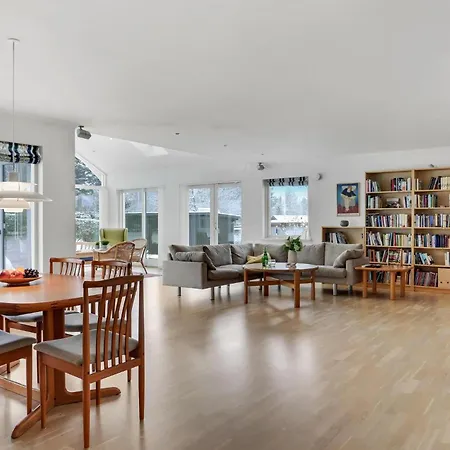 3 Bedroom Lovely In 度假居 *