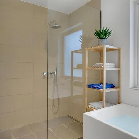 3 Bedroom Lovely In 度假居