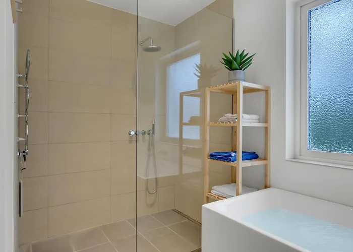 3 Bedroom Lovely In Ferienhaus